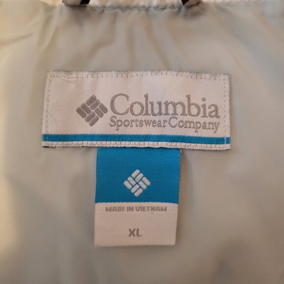 Columbia Puffer Jacket - Picture 2 of 8